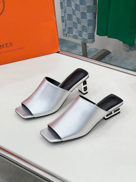 HM Iconique 60 Sandal In Silver Calfskin