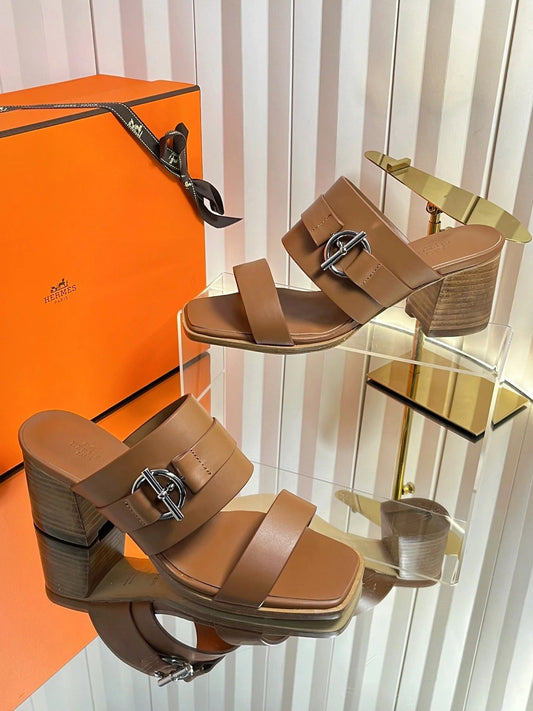 HM 26ss Kelly Buckle High-Heeled Sandals Brown Calfskin 641965