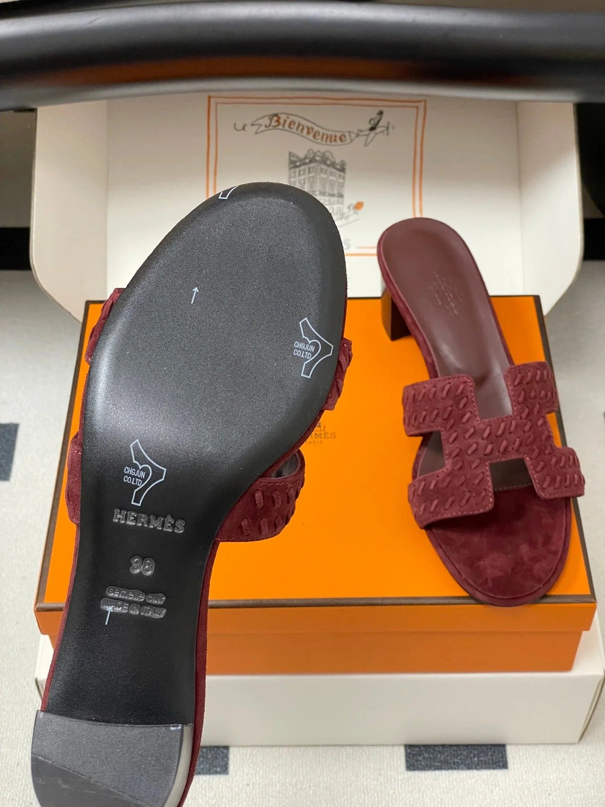 HM 25S ORAN HIGH‑HEEL SANDAL IN DARK RED SUEDE AND LAMBSKIN