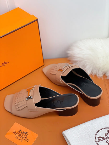 HM Alma Sandals 45mm Beige Black Cowhide 546342