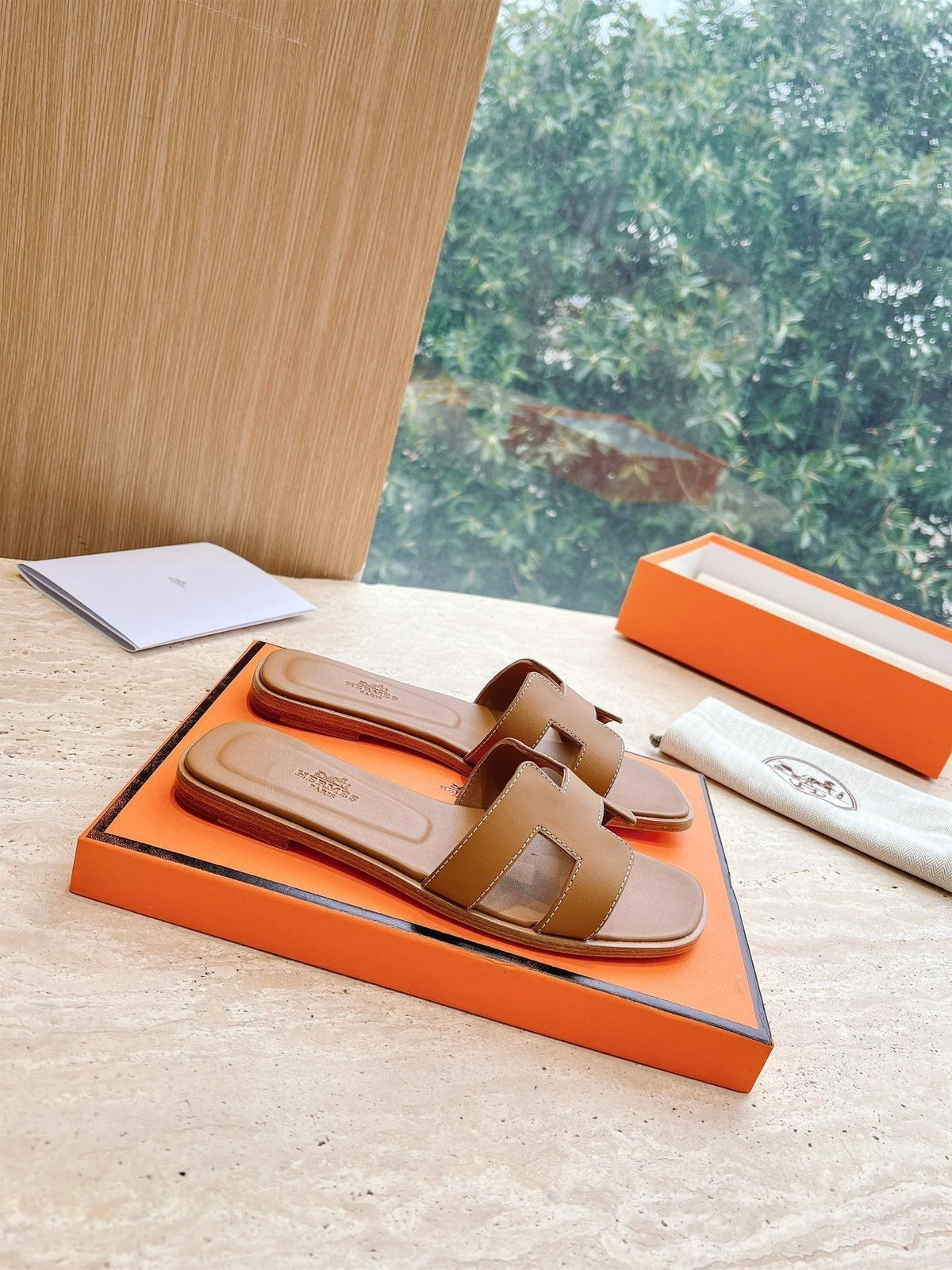 HM 25 Oran Sandal Gold Calfskin