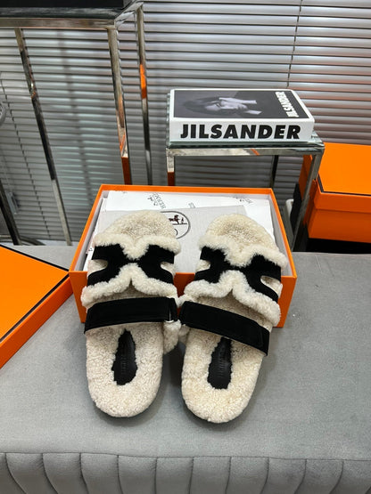 HM Chypre Sandal In Black Suede And Fleece Lining 953829