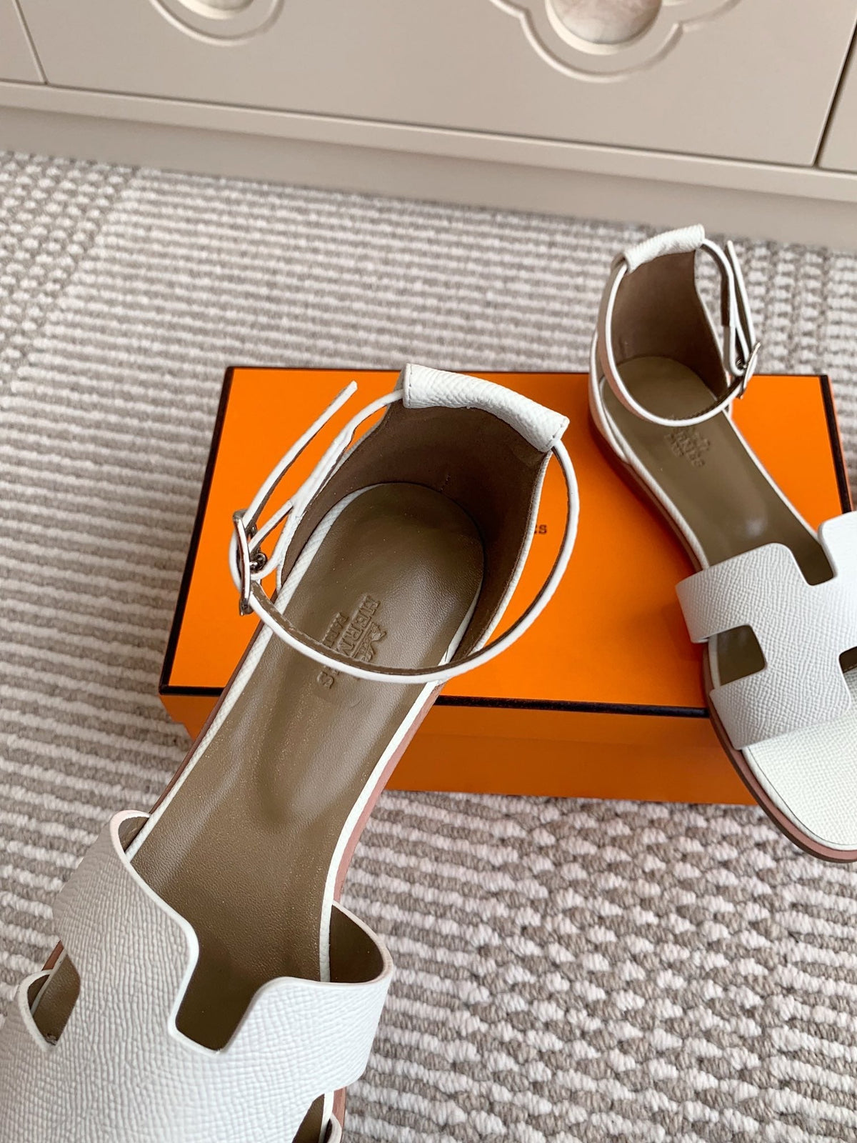 HM 25 Santorini White Epsom Leather Etoupe Calfskin