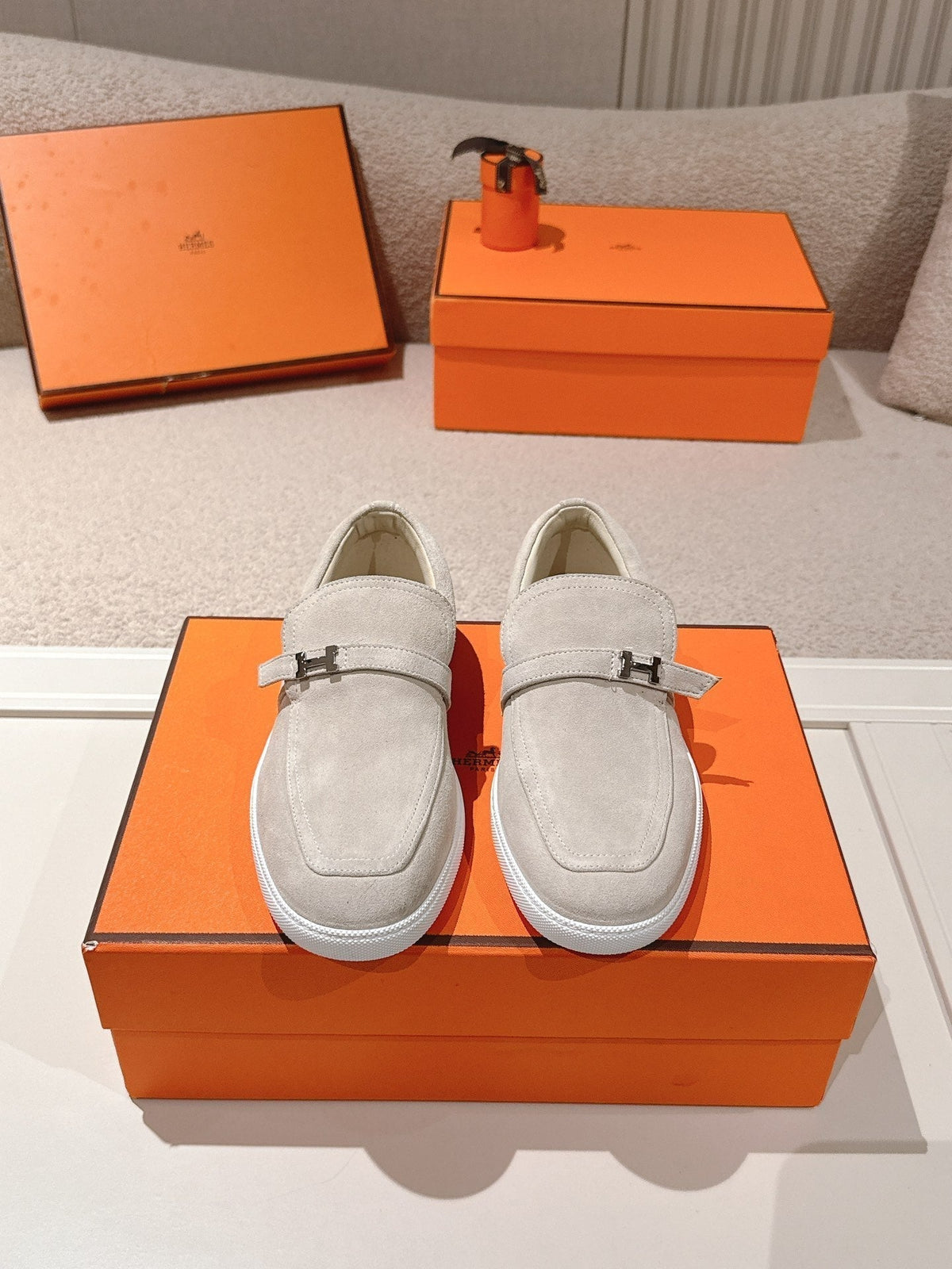 HM 25ss Loafers Light Beige Suede 577156