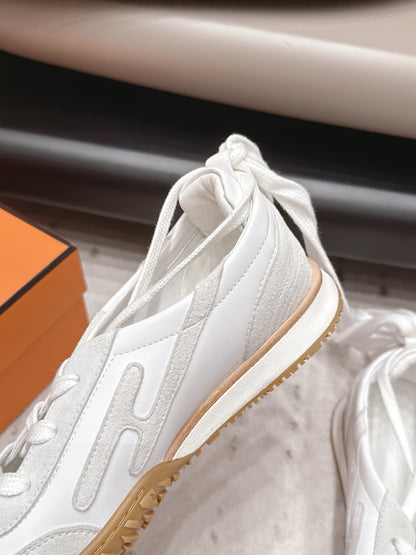 HM 26s Mascot Sneakers White Suede Lambskin 905304