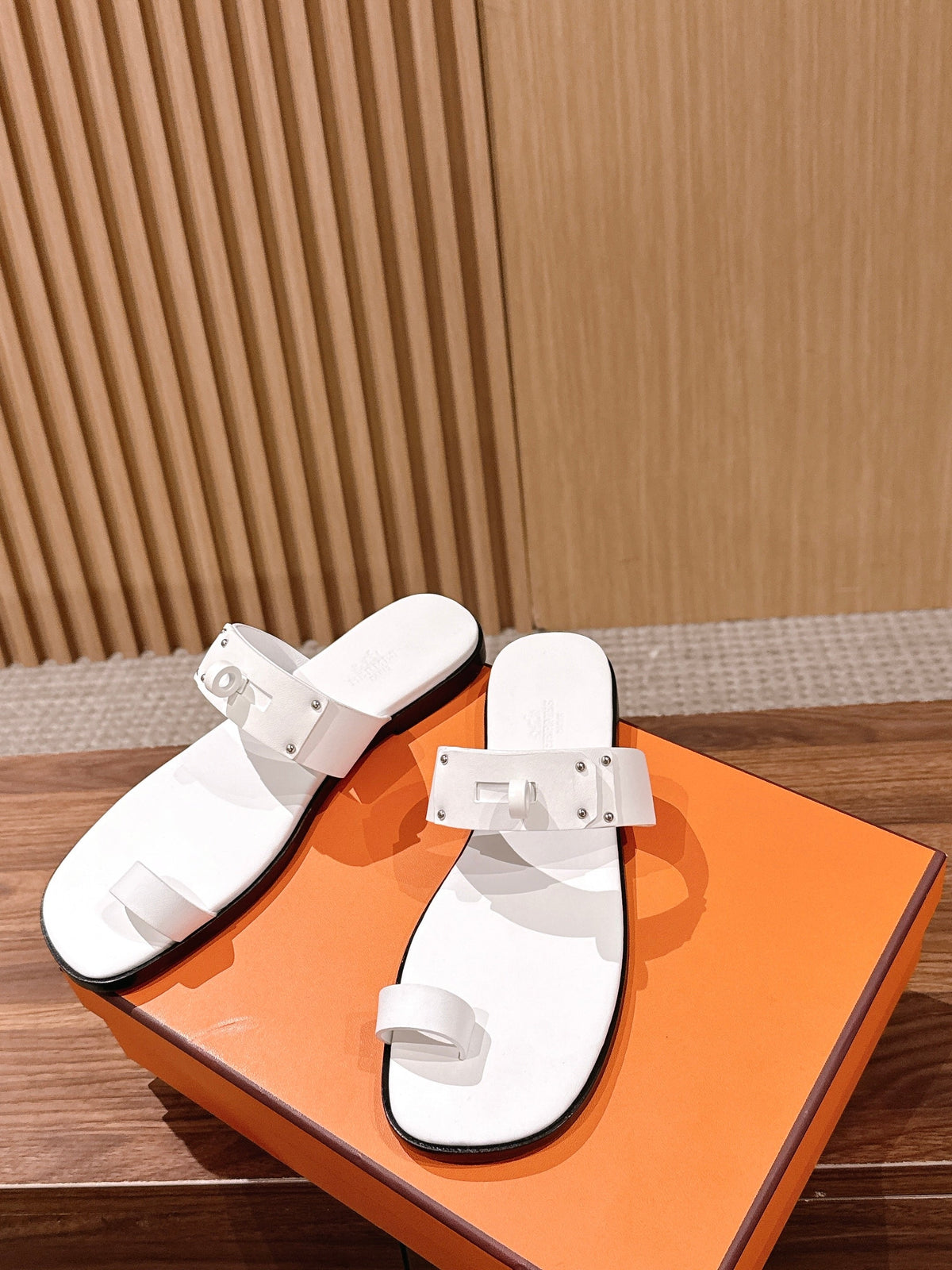 HM July Sandal White Sheepskin 795945