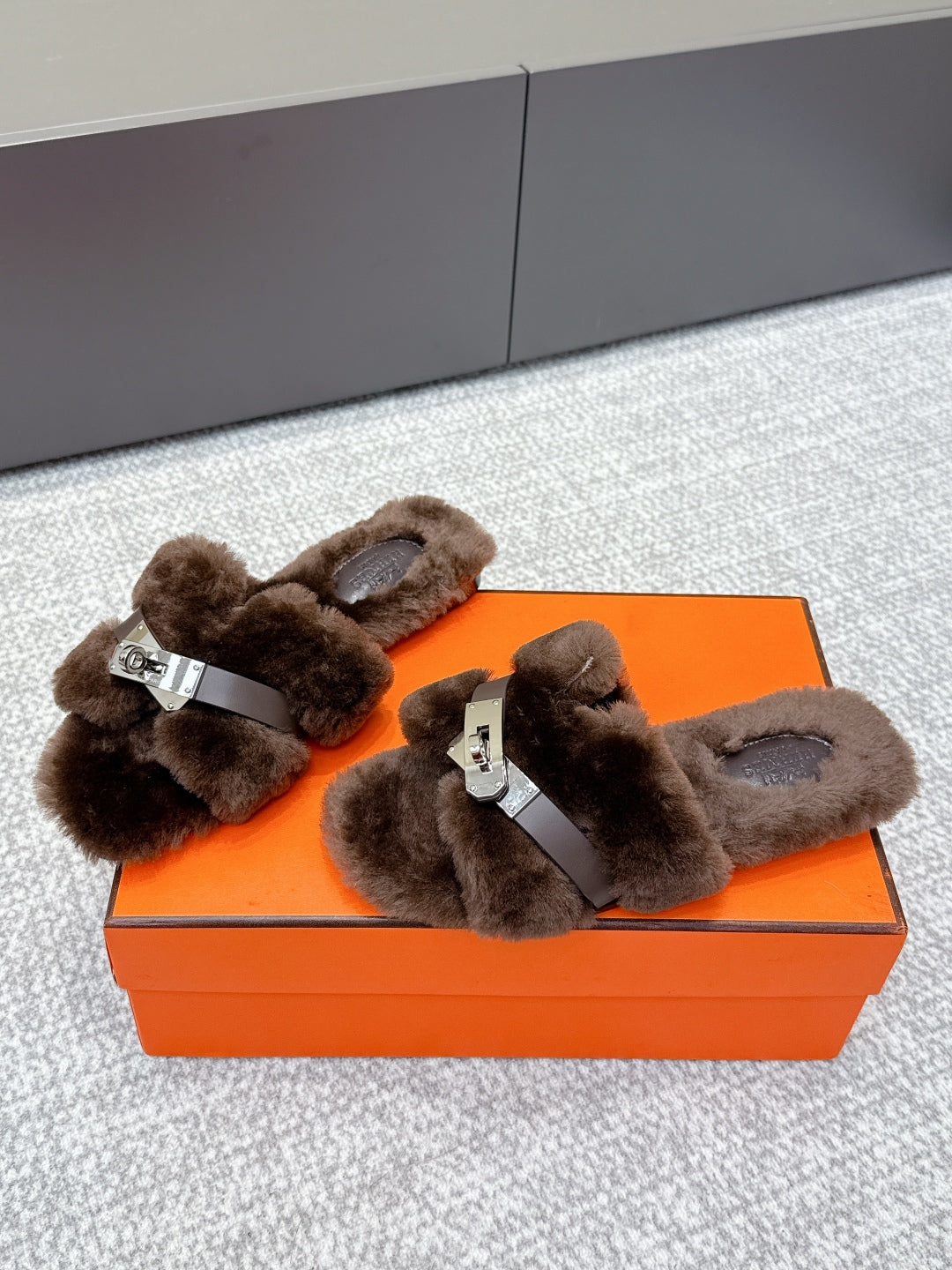 HM 25s H Shaped Slipper with Buckle Dark Brown Shearling 462194