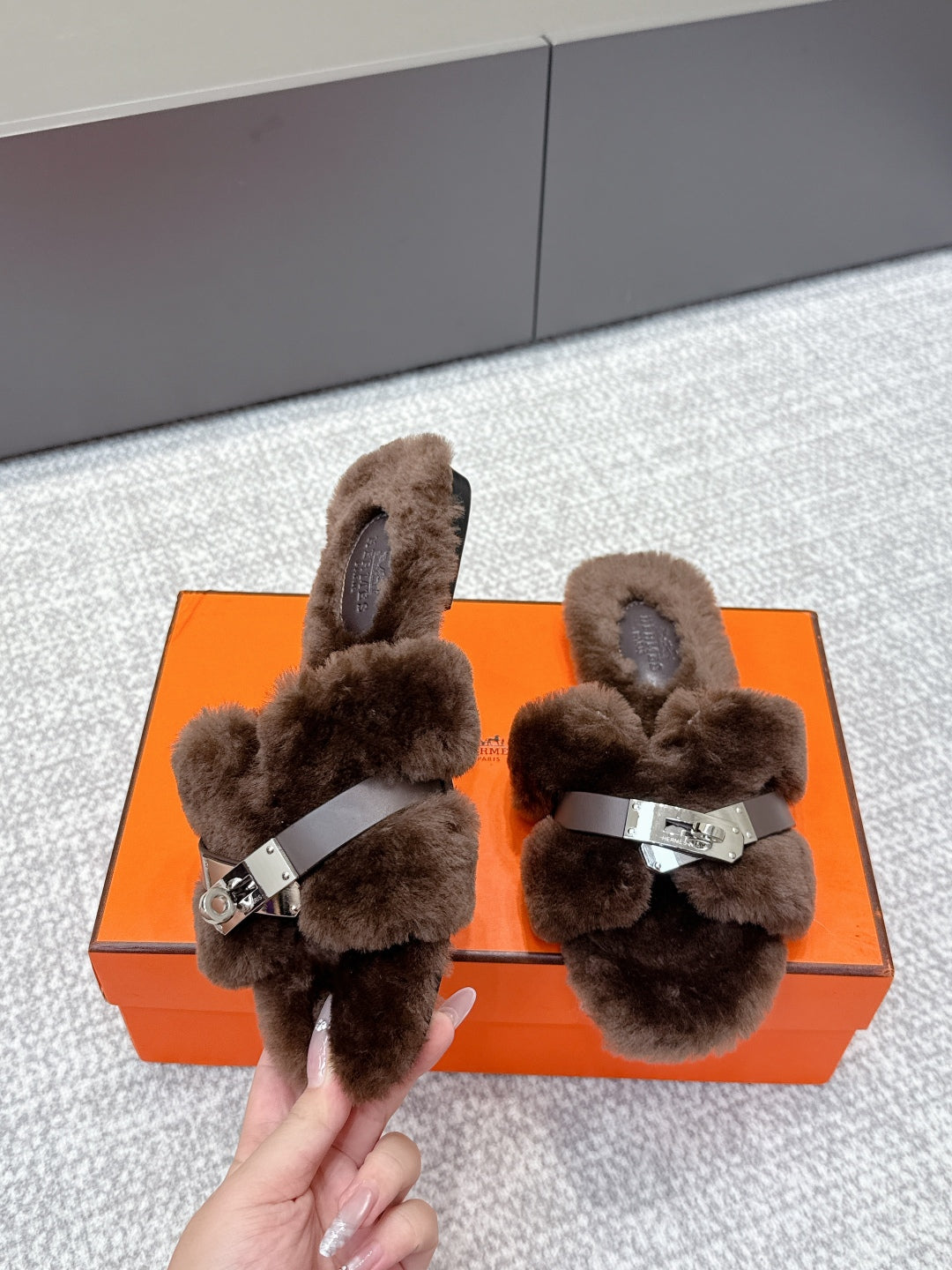 HM 25s H Shaped Slipper with Buckle Dark Brown Shearling 462194