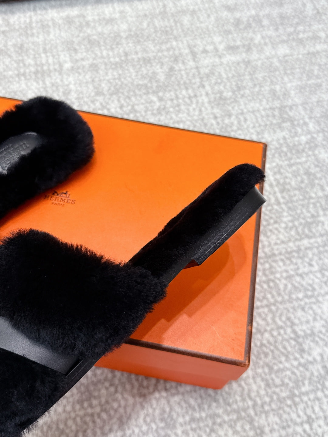 HM 25s H Shaped Slipper with Buckle Black Shearling 462196