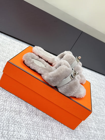 HM 25s H Shaped Slipper with Buckle Gray Shearling 462197