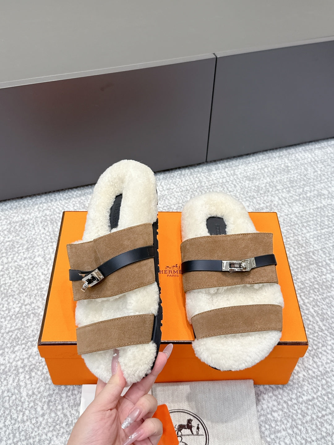 HM Kelly slippers Brown Cowhide Suede Fur 462203