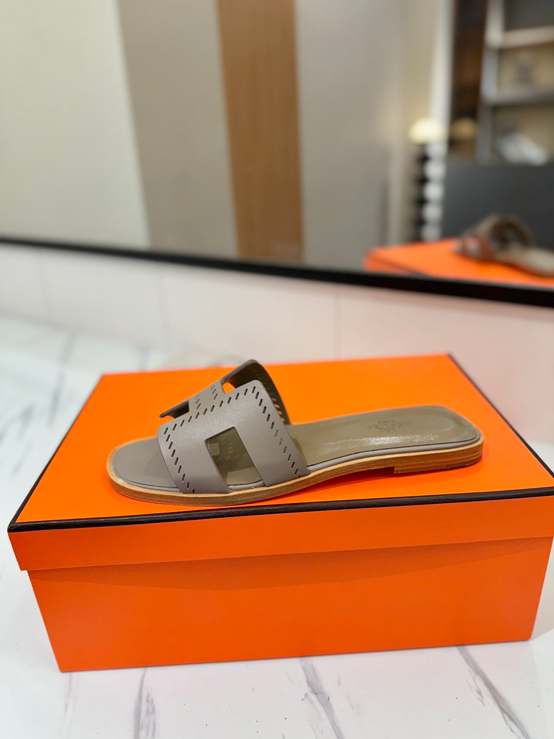 HM Oran Sandal Etoupe Perforate Cowhide 294872