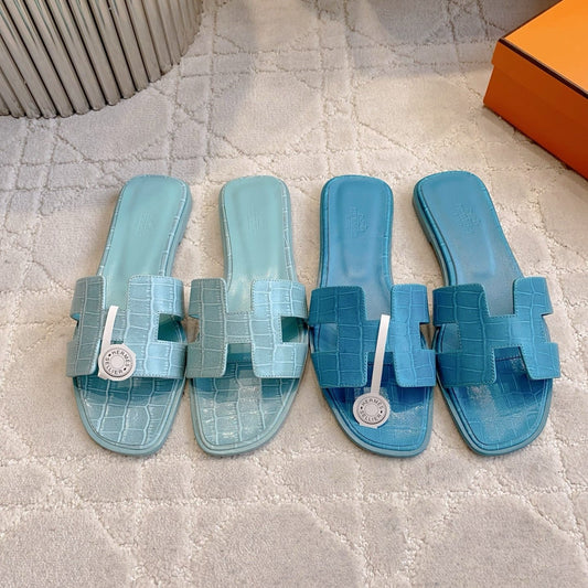 HM 26s Oran Sandal Blue Alligator Embossed Leather 724324