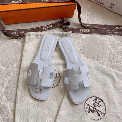 HM 26s Oran Sandal Cloudy Blue Espom Goatskin 724275