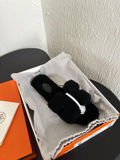 HM Oran Sandal Black Wool Fleece 961011