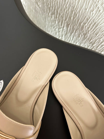 HM Oz Mule Beige Calfskin 961096