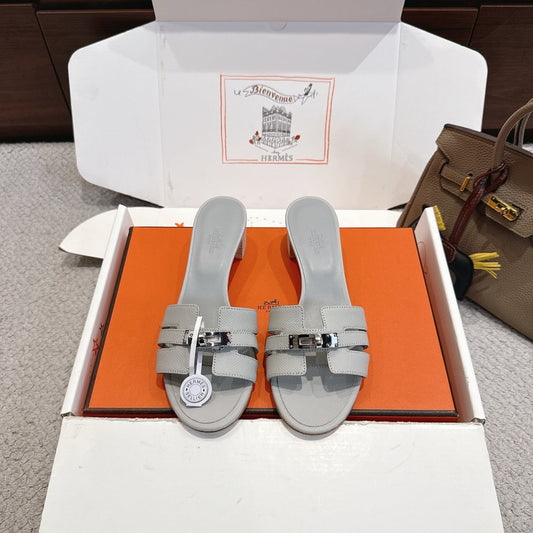 HM Kelly Buckle Sandals 5cm Grey Leather 804991