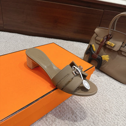 HM Kelly Buckle Sandals 5cm Taupe Leather 804996