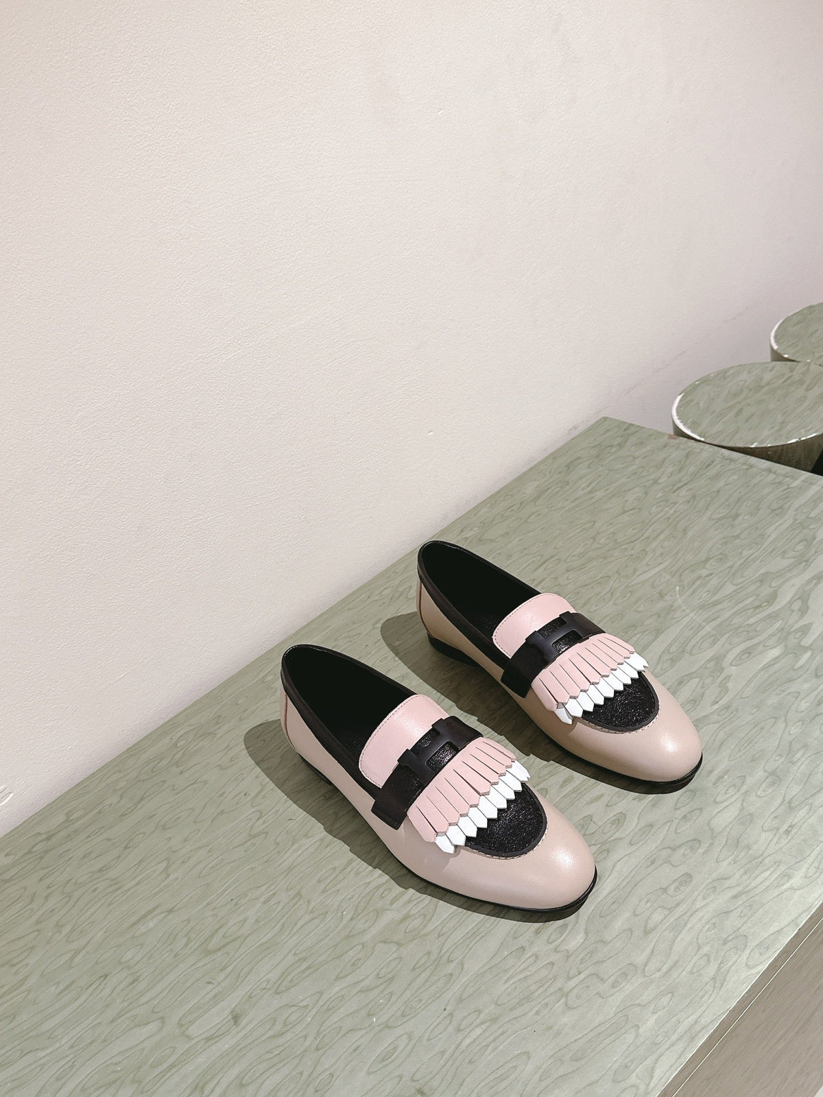 HM Mocassins Royal Loafers Black Beige Sheepskin 445009