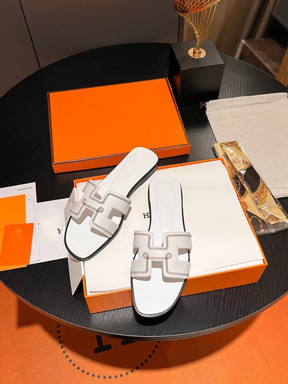 0RAN SANDAL Calfskin White