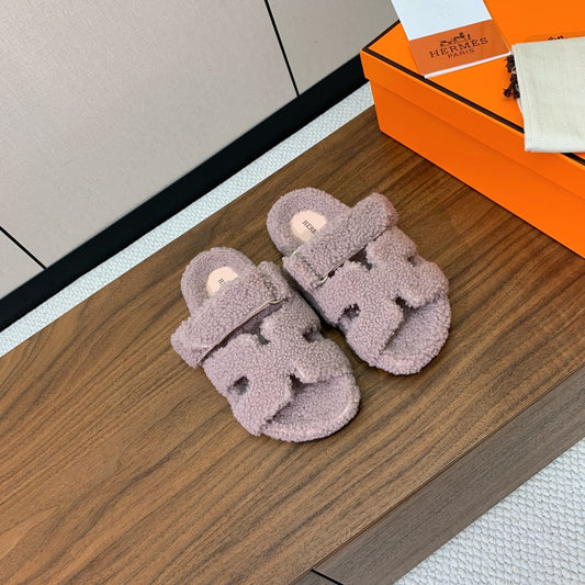HM Chypre Sandal In Light Purple Lamb Wool 984180