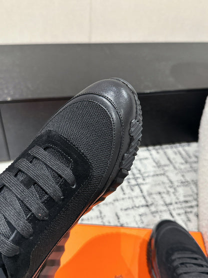 HM Sneaker In Black Mesh Fabric 985315