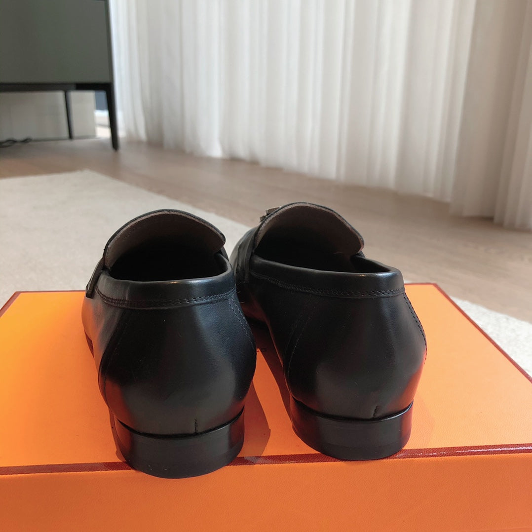 Paris Loafer Black Calfskin With Black Silver Signature Buckle 509379