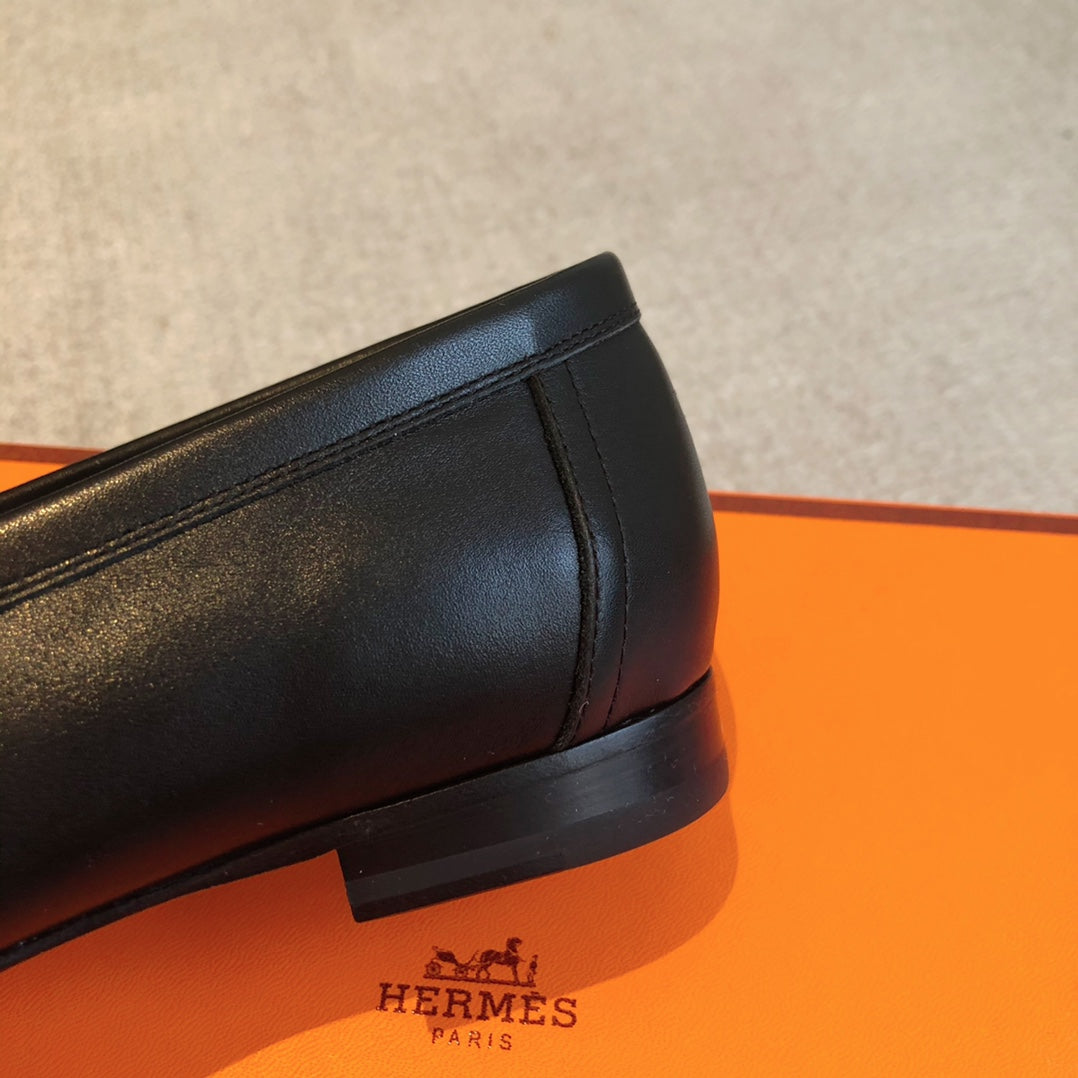 Royal Loafer Black Calfskin With Fringe Detail And Silver Signature Buckle 509415