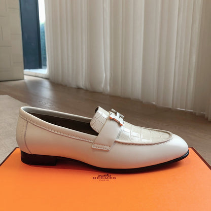 Paris Loafer Crocodile Pattern White Calfskin With Silver Signature Buckle 734376