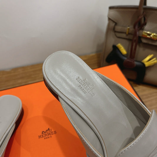 HM 26s Kelly Mule In Grey Calfskin Silver Hardware