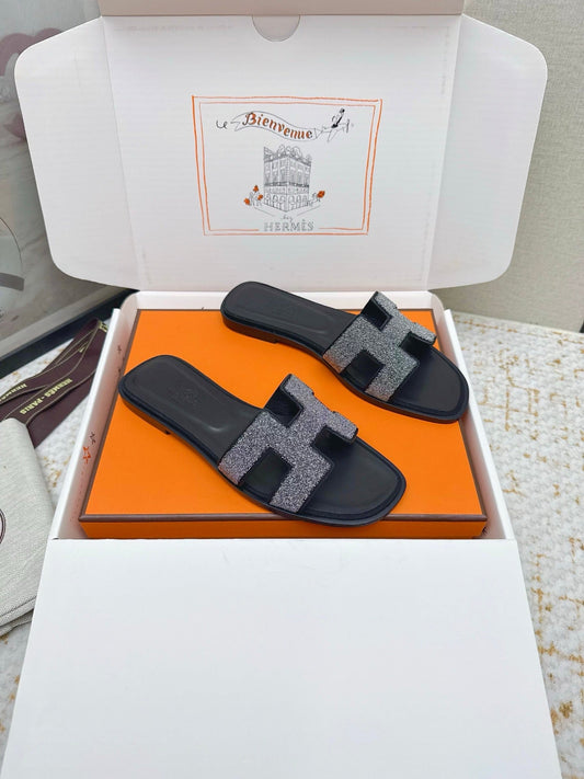 HM Oasis Sandals Black Cowhide 625260