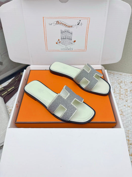 HM Oasis Sandals White Black Suede Cowhide 625262
