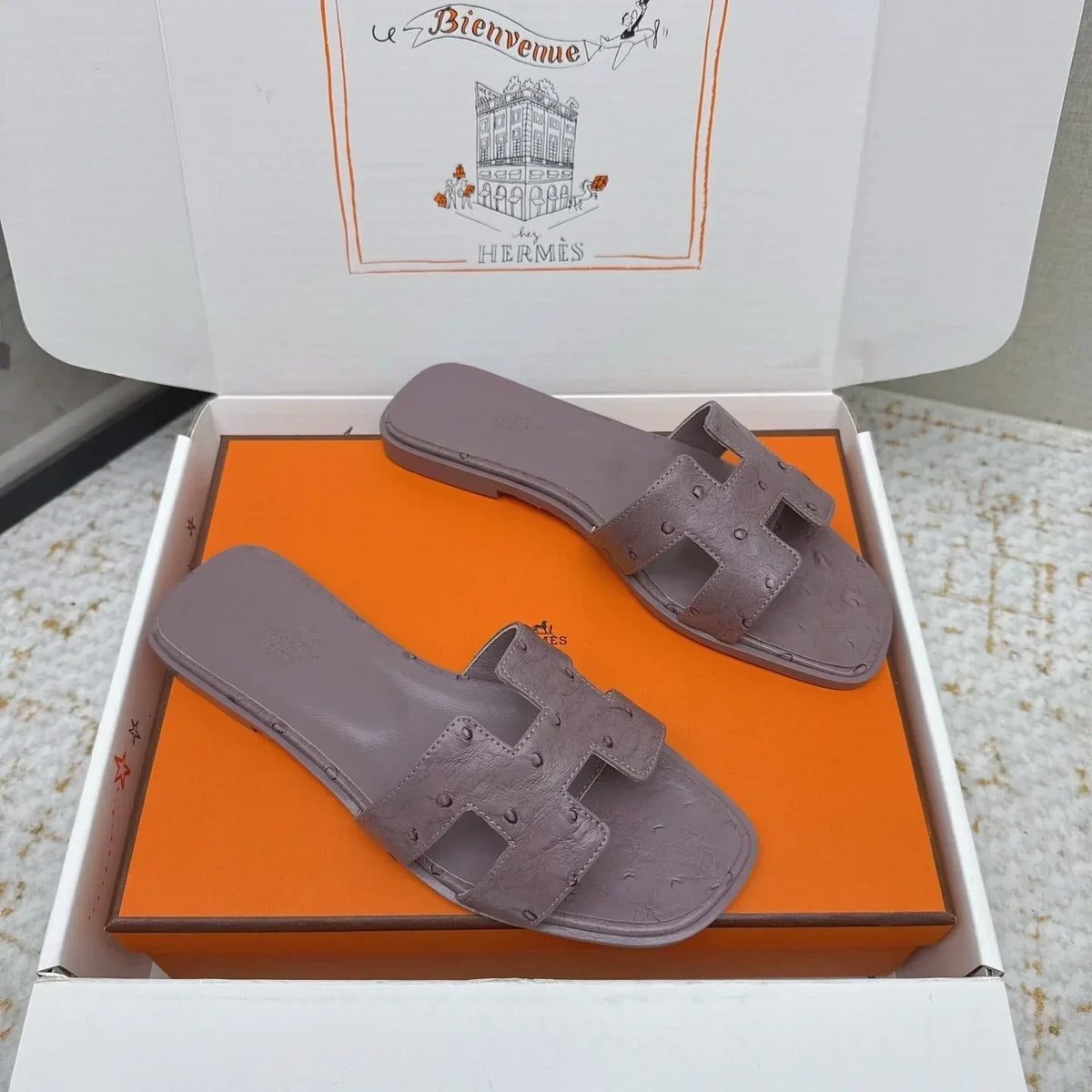 HM 26ss Oran Sandals Dusty Lavender Ostrich Leather 625104