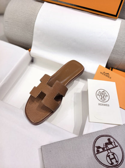 HM 26s Oran Sandal Brown Epsom 708457