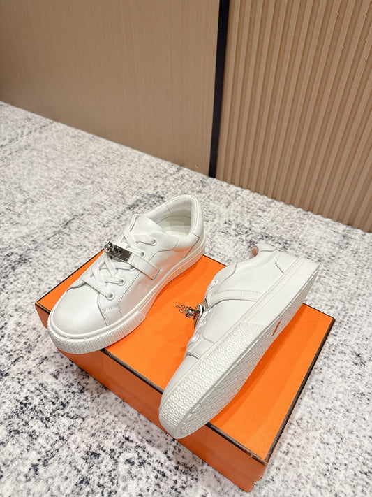 HM Casual Sneakers Sliver Buckle White Leather