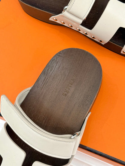HM 26s Kos Clog 40 Ivory Calfskin Dark Wood 675686