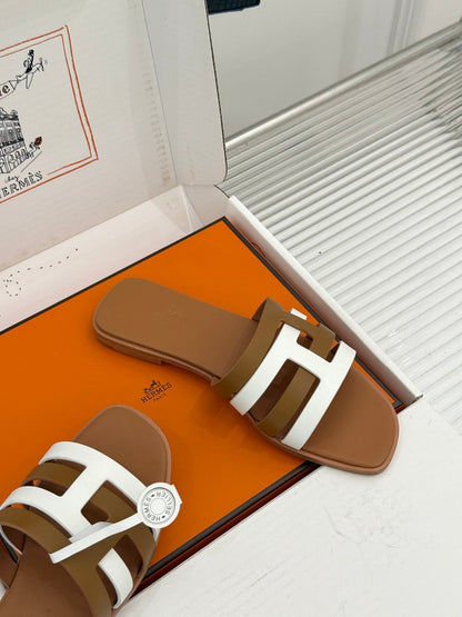 HM 26s Strappy Flat Sandals Brown White Sheepskin 905782