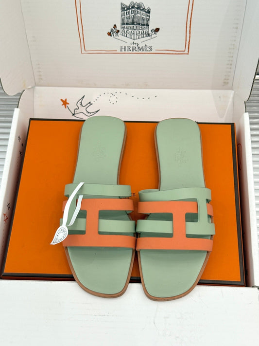HM 26s Strappy Flat Sandals Green Orange Sheepskin 905784