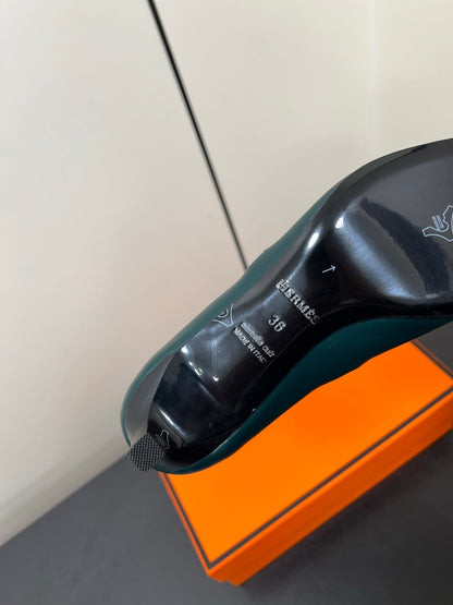 HM 25C Kiara 40 Pump Castleton Green Calfskin 210276