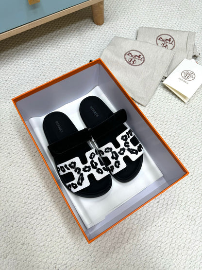 HM Chypre Sandal Black White Suede Wool Leather 618576