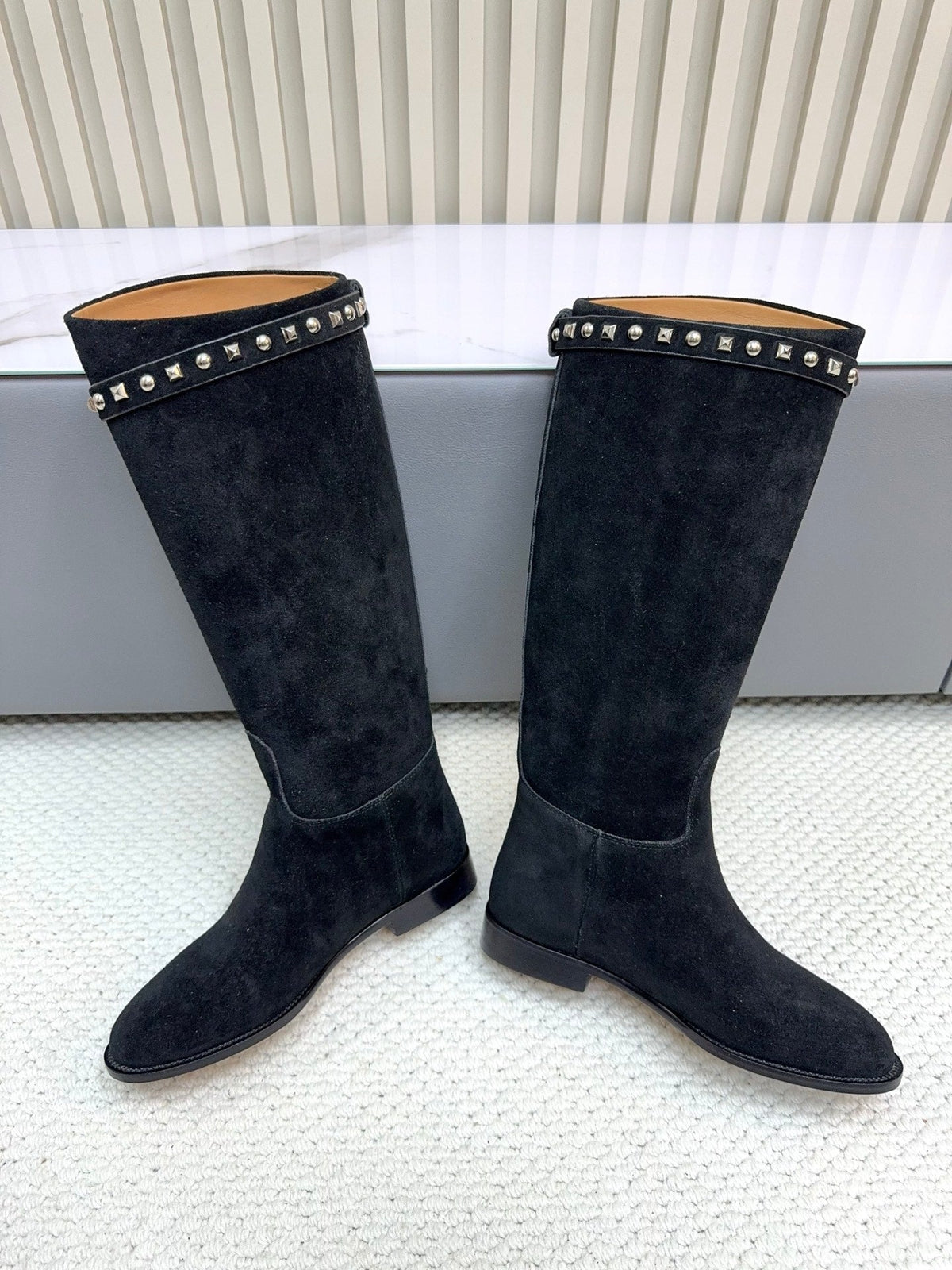HM 25ss Kelly Buckle Riding Boots Black Suede 576117
