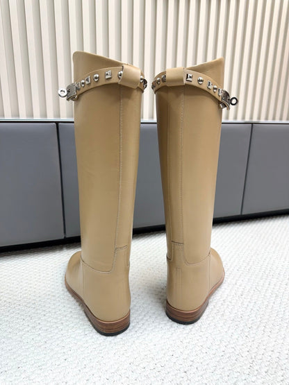 HM 25ss Kelly Buckle Riding Boots Dark Beige Cowhide 576122