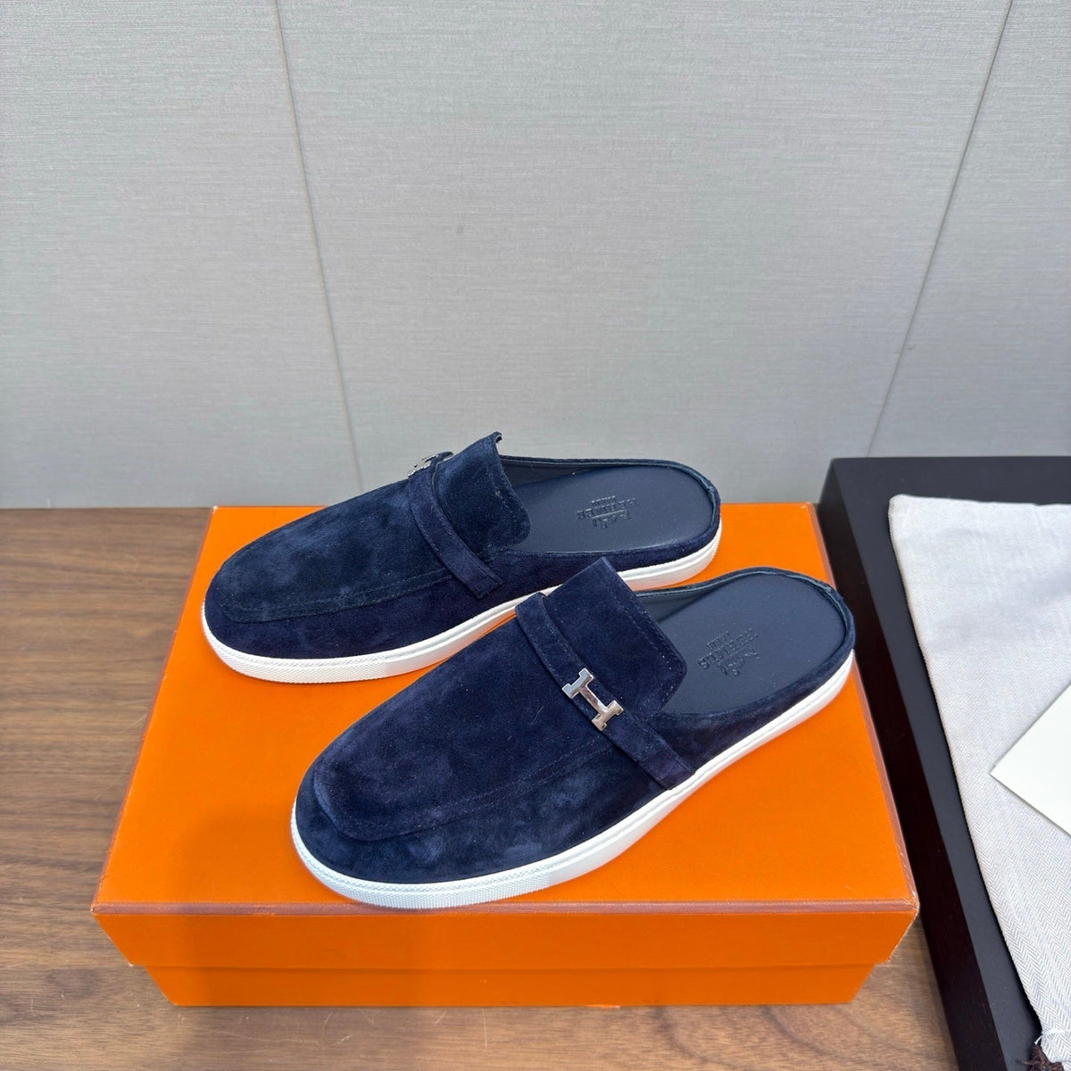 HM 25s Like Mule  Suede Rubber 465660