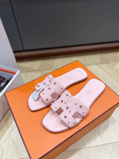 HM 25 Oran sandal Calfskin and Studs 245723