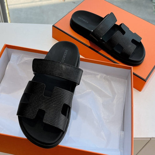 HM 26s Chypre Sandal In Black Shiny Grained Calfskin