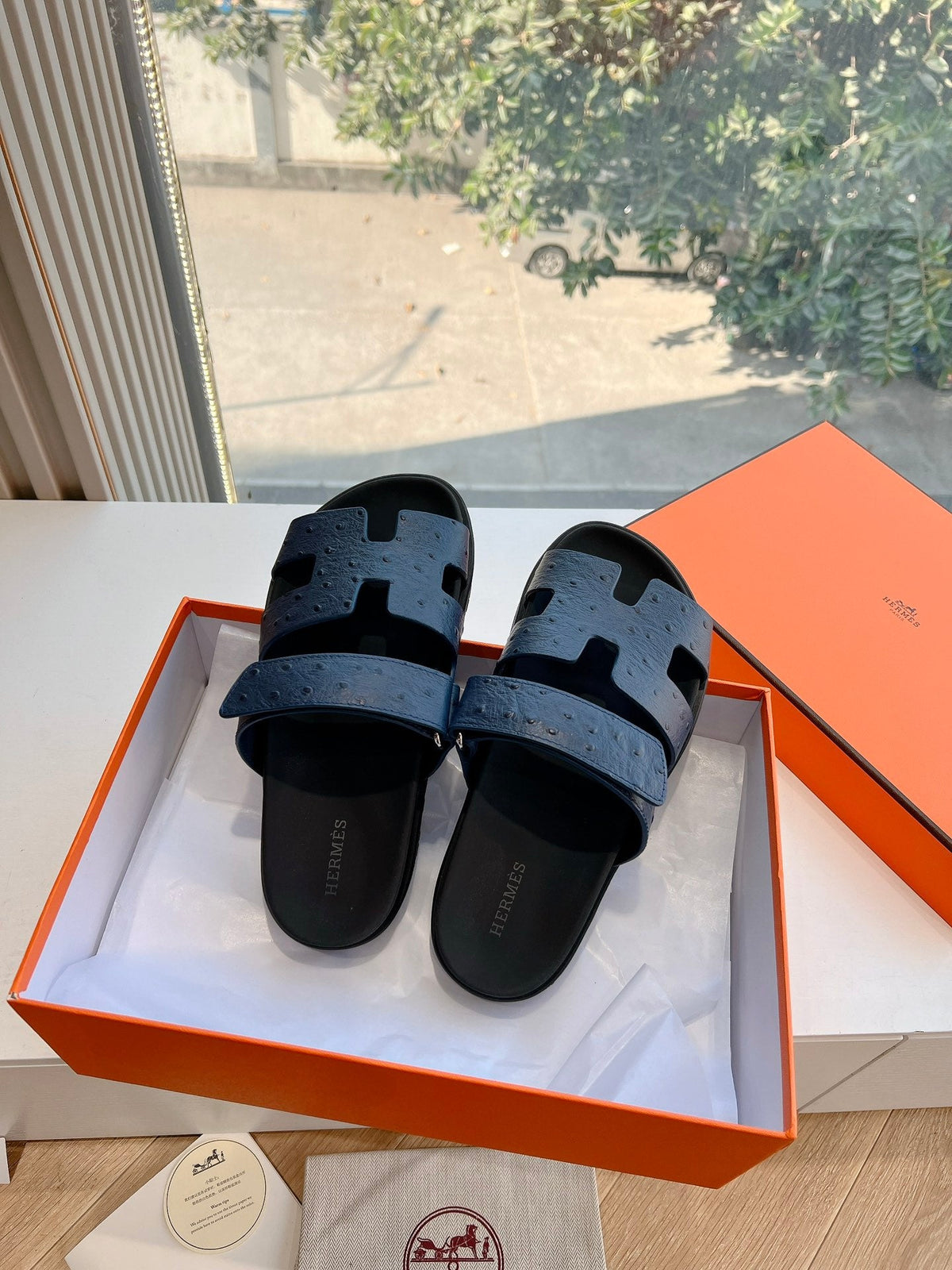 HM 26s Chypre Sandal In Black Grained Calfskin