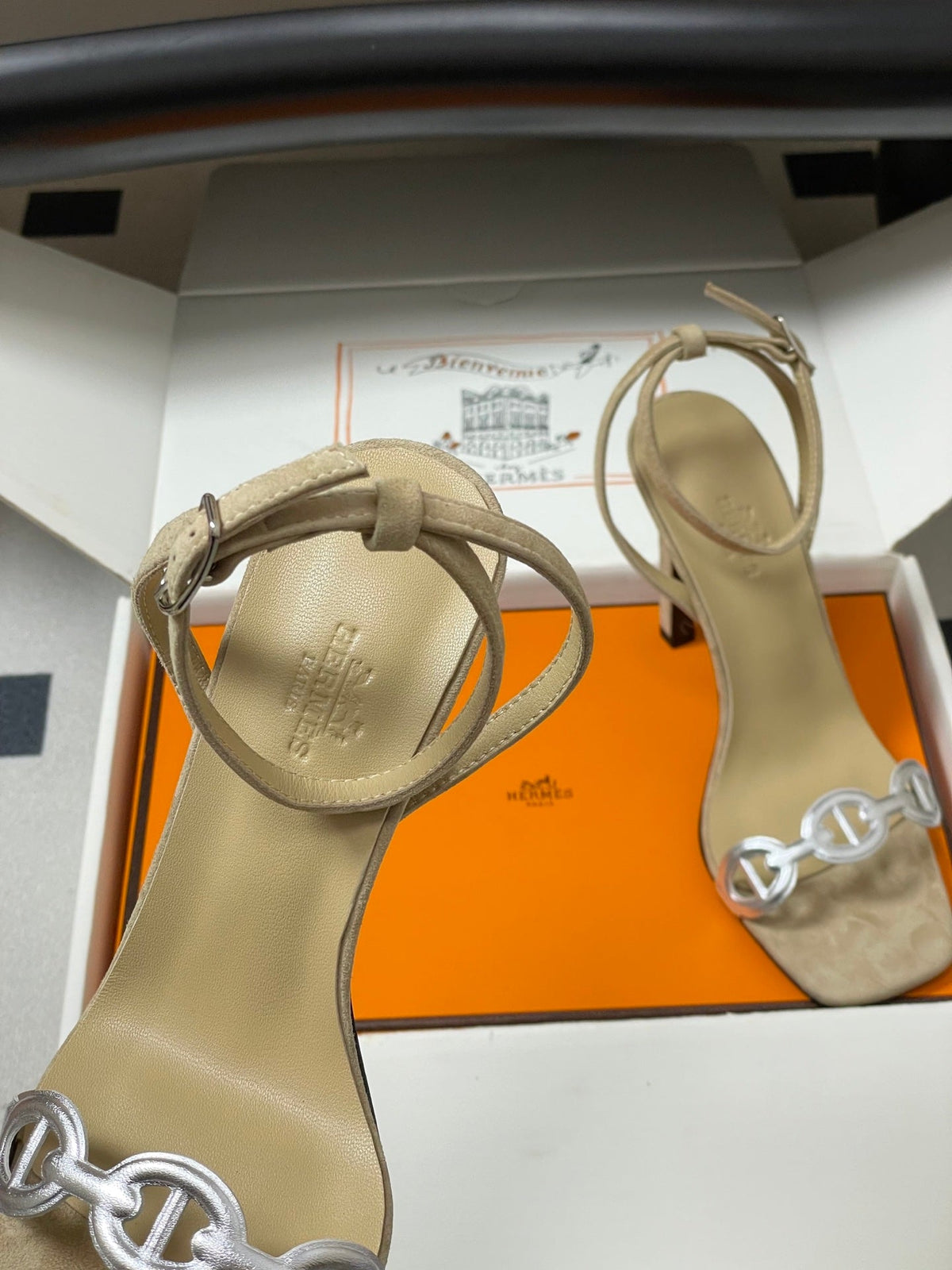 HM Luz Sandals 10.5 Taupe Sheepskin Suede 593700