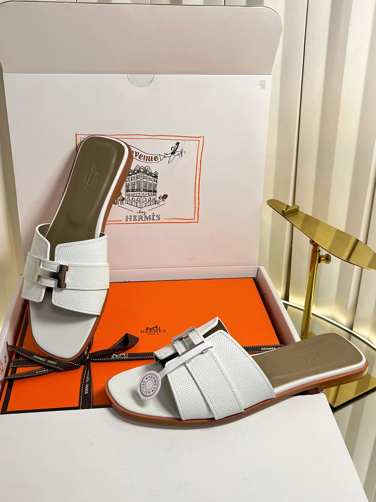 HM 26s Oran Sandals In White Epsom Calfskin Silver Hardware