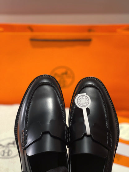 HM Loafer In Black Calfskin 100164