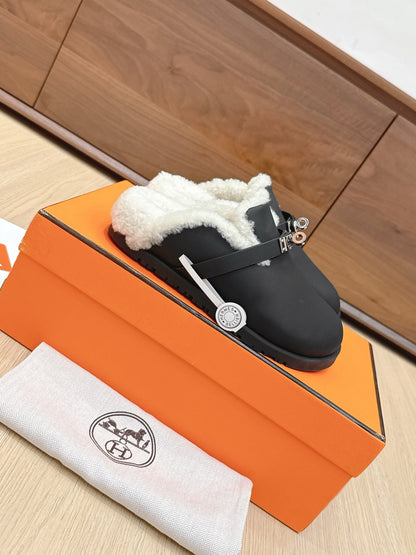 HM 25 Carlotta Mule Black Shearing Calfskin 462187
